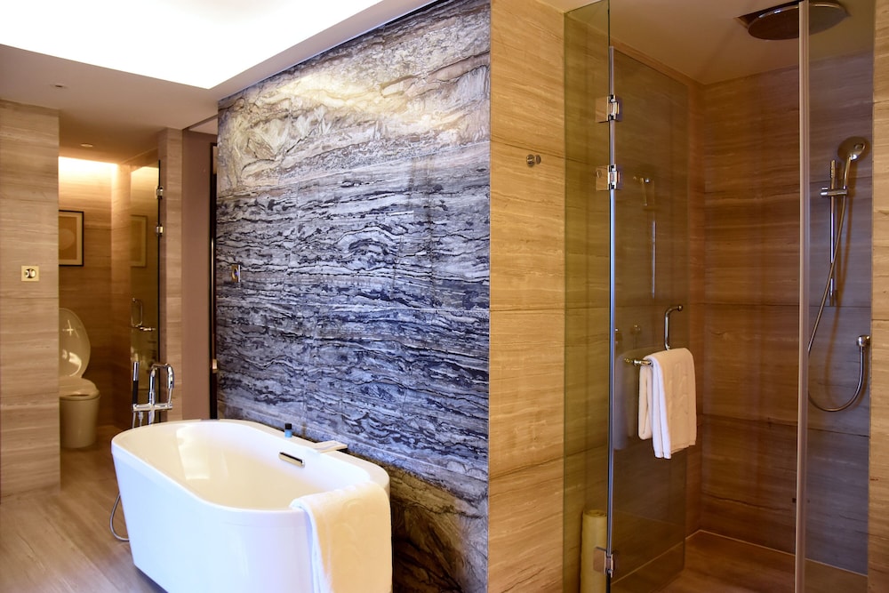 Luxury King Room photo 3