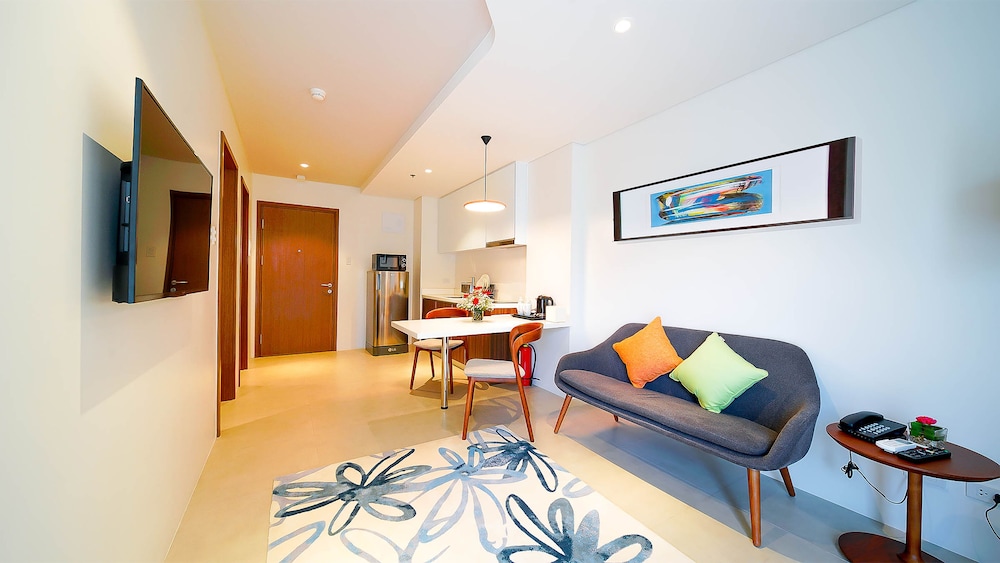Suite, 1 Bedroom (guests age 18-59) - Photo 4