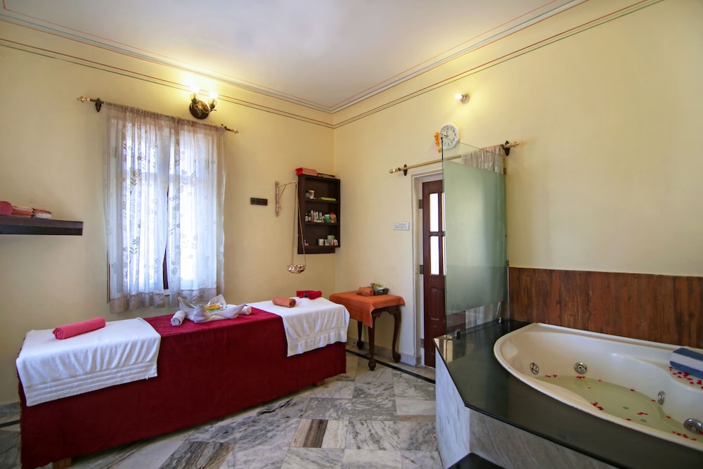 Deluxe Double Room, 1 Double Bed photo 2
