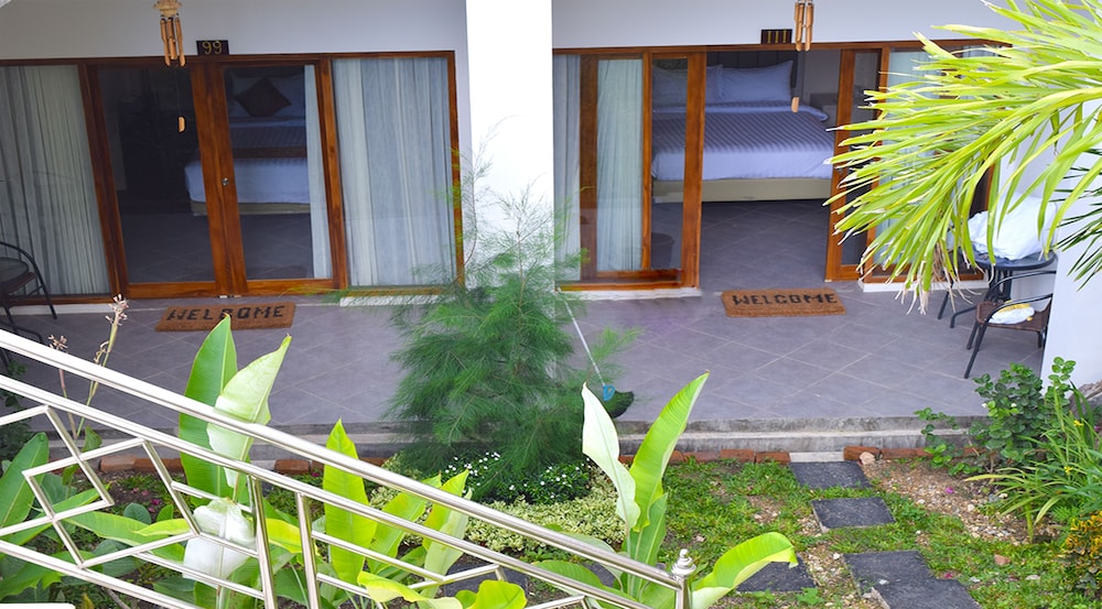 Deluxe Double Room, Garden View (with Free Return Airport Transfers) photo 3