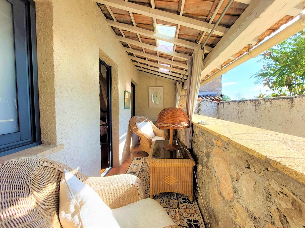 Honeymoon Double Room, 1 Queen Bed, Non Smoking, Pool View photo 3