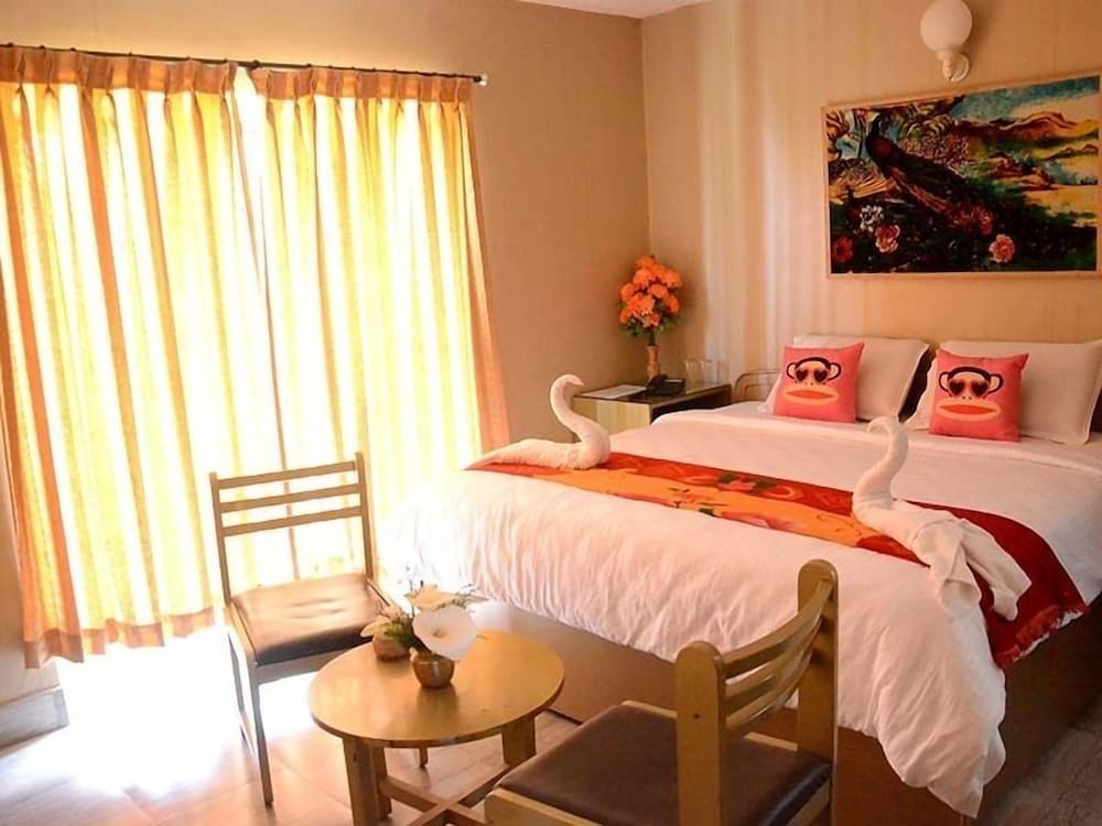 Deluxe Double Room, 1 Queen Bed, Valley View