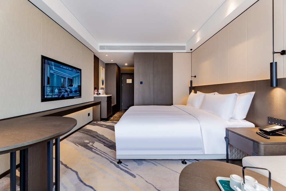 Executive Room, 1 King Bed, Non Smoking photo 2