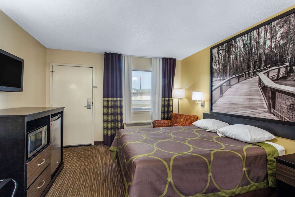 Room, Accessible photo 2