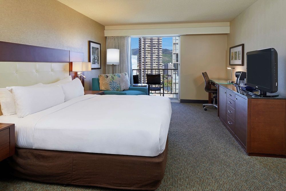 Room, 1 King Bed, Mountain View (City/Mountain View, Lanai) - Photo 2
