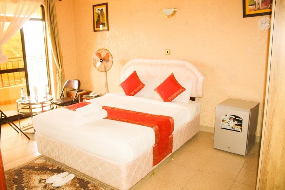 Deluxe Suite photo 3