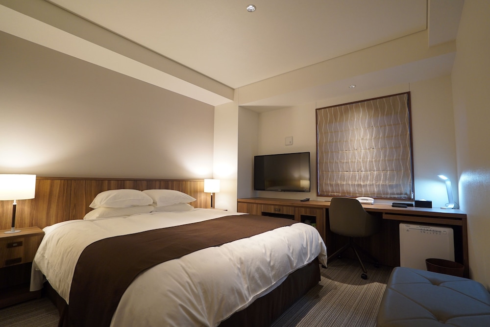 Basic Double Room, 1 King Bed, Non Smoking photo 1