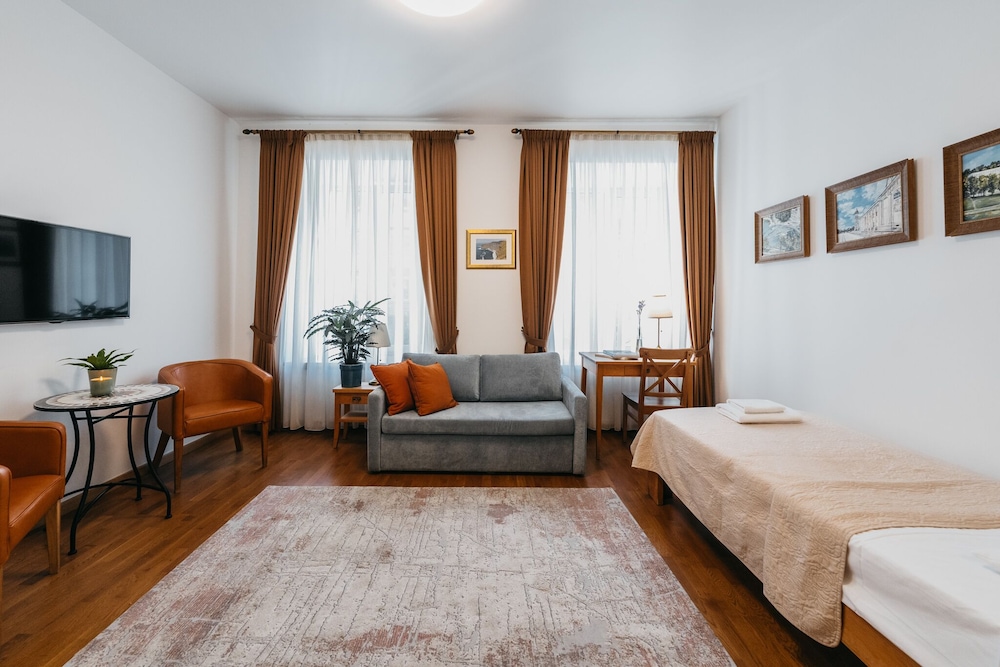 Basic Apartment photo 1