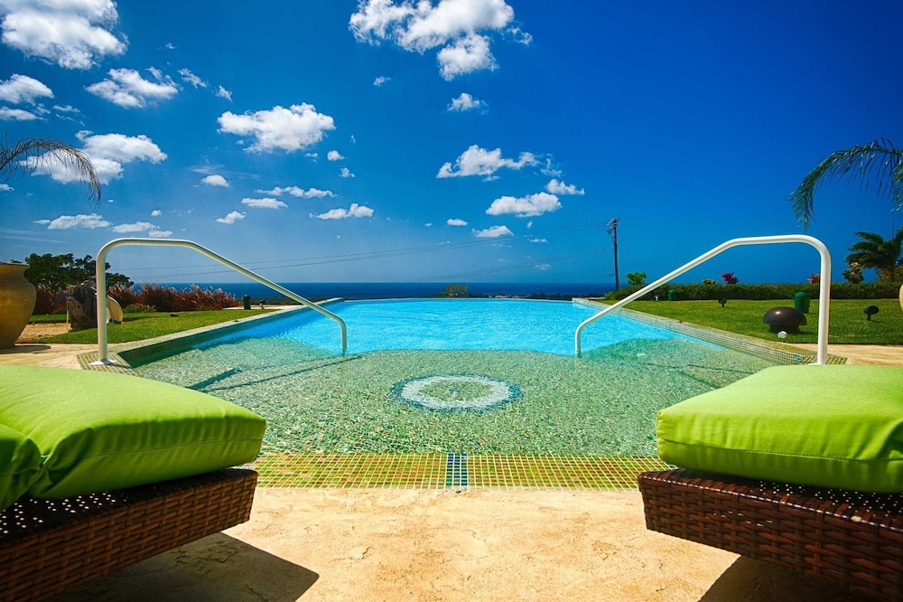 Luxury Villa (5 bedrooms - with Butler) photo 1