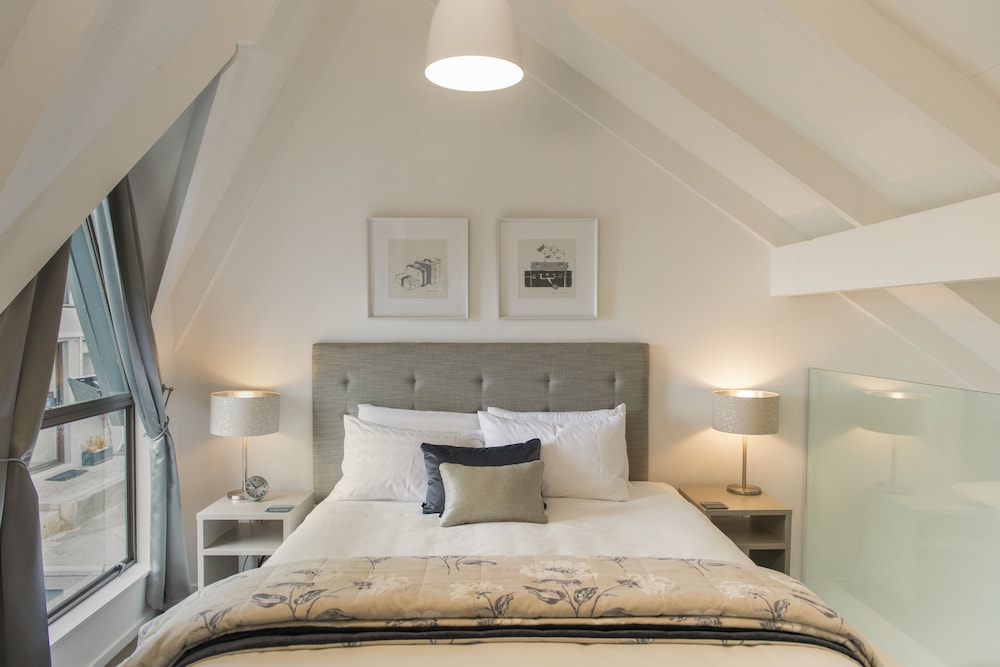 Loft King, Mezzanine