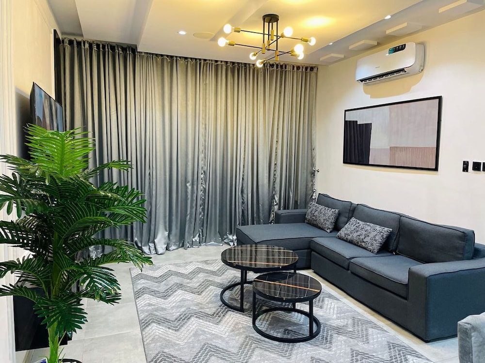 Grand Apartment