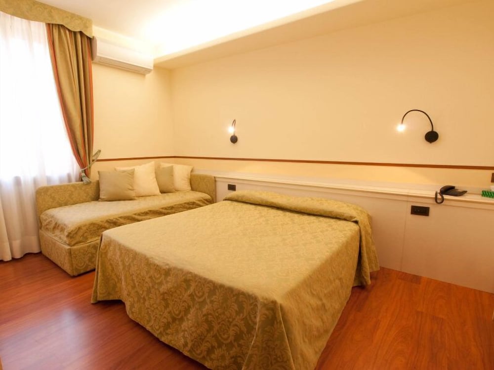 Triple Room photo 2