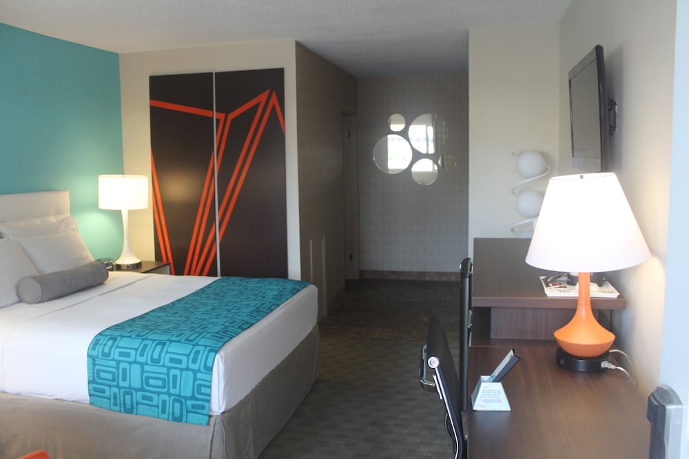 Standard Room, 1 Queen Bed, Non Smoking - Photo 6