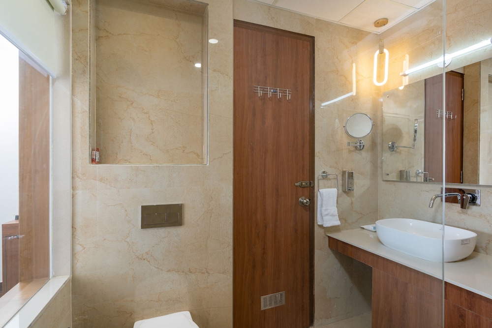 Deluxe Room - Photo 4