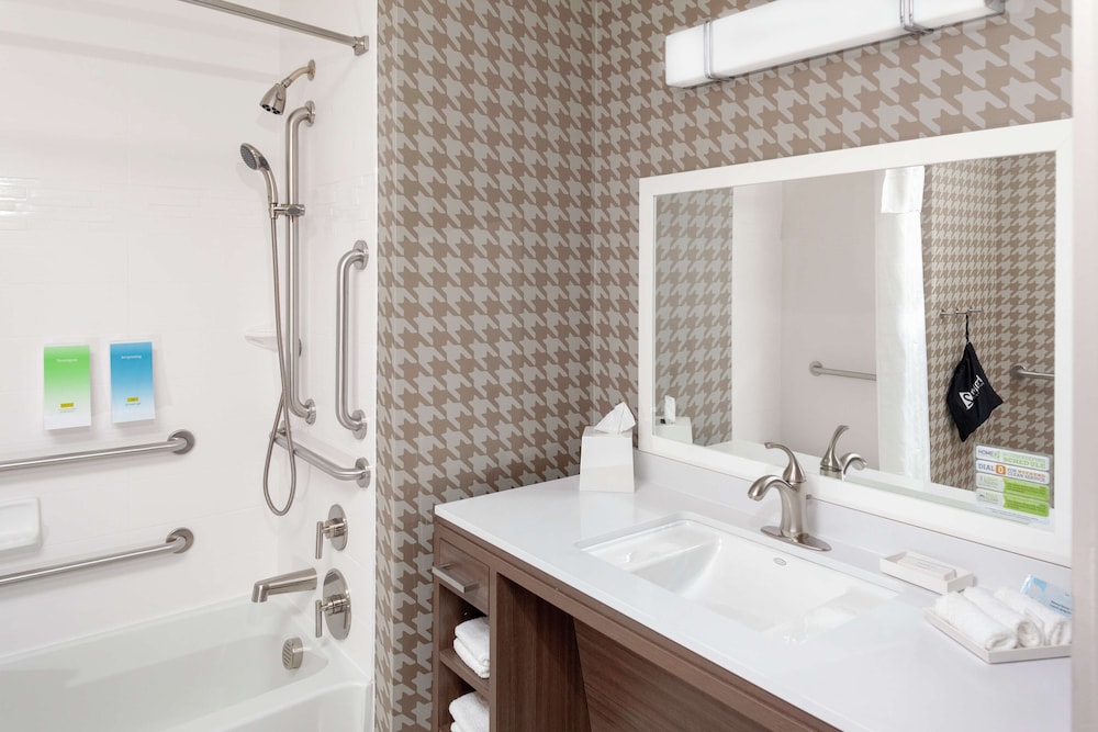 Studio, 2 Queen Beds, Accessible, Bathtub (Mobility & Hearing) - Photo 3