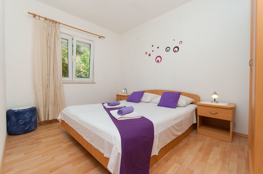 Apartment (Franka - beautiful sea view & parking)