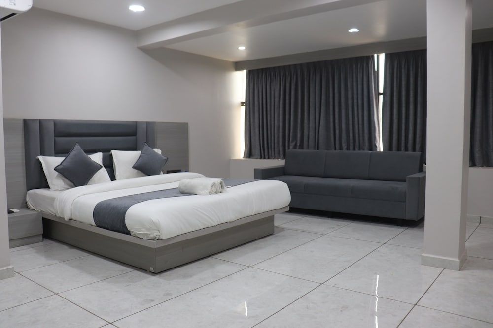 Deluxe Double Room, City View
