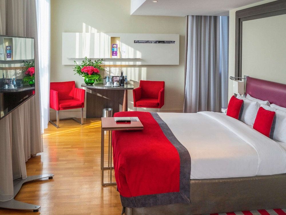 Junior Suite, 1 King Bed photo 1