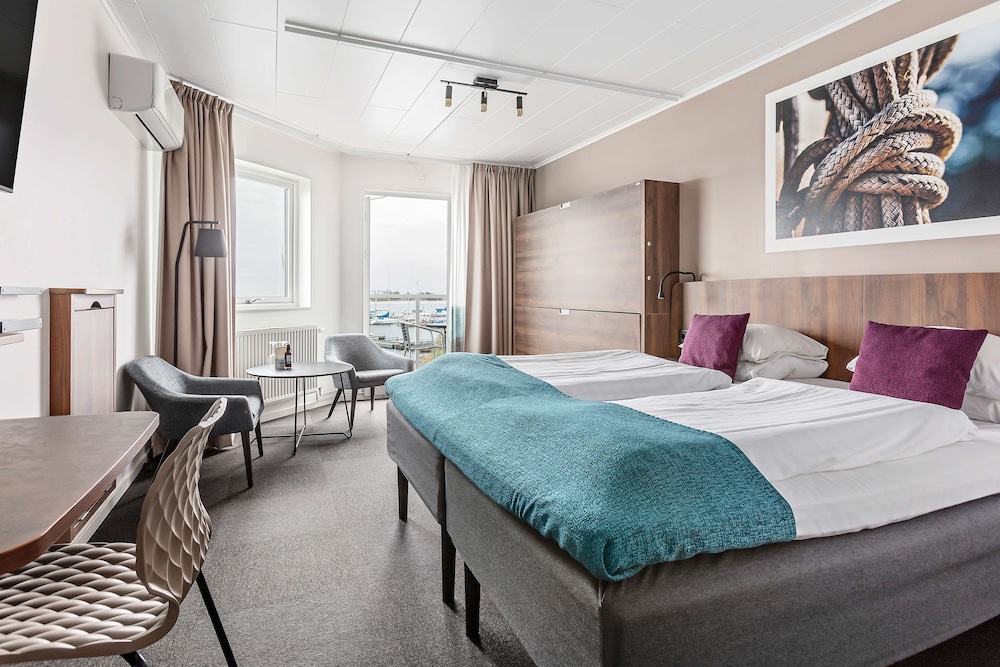 Family Room, 1 King Bed, Terrace, Sea View (with Sofabed) - Photo 4