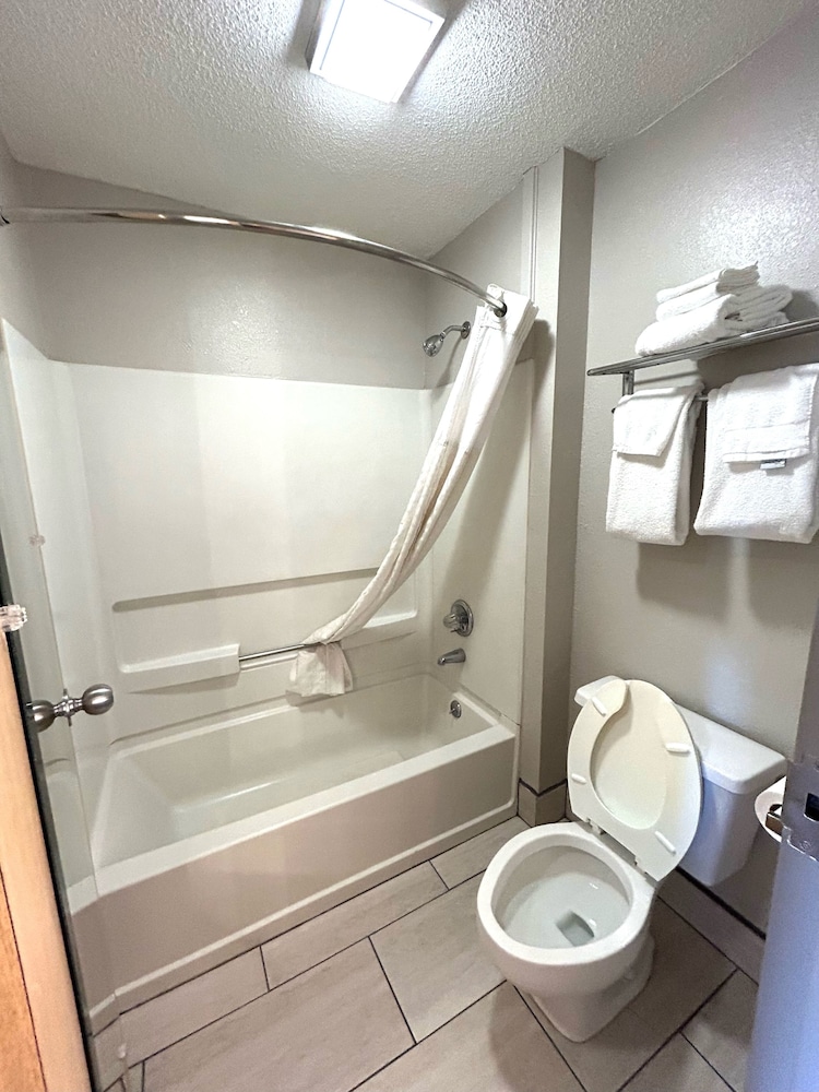 Room, 1 King Bed, Non Smoking - Photo 1