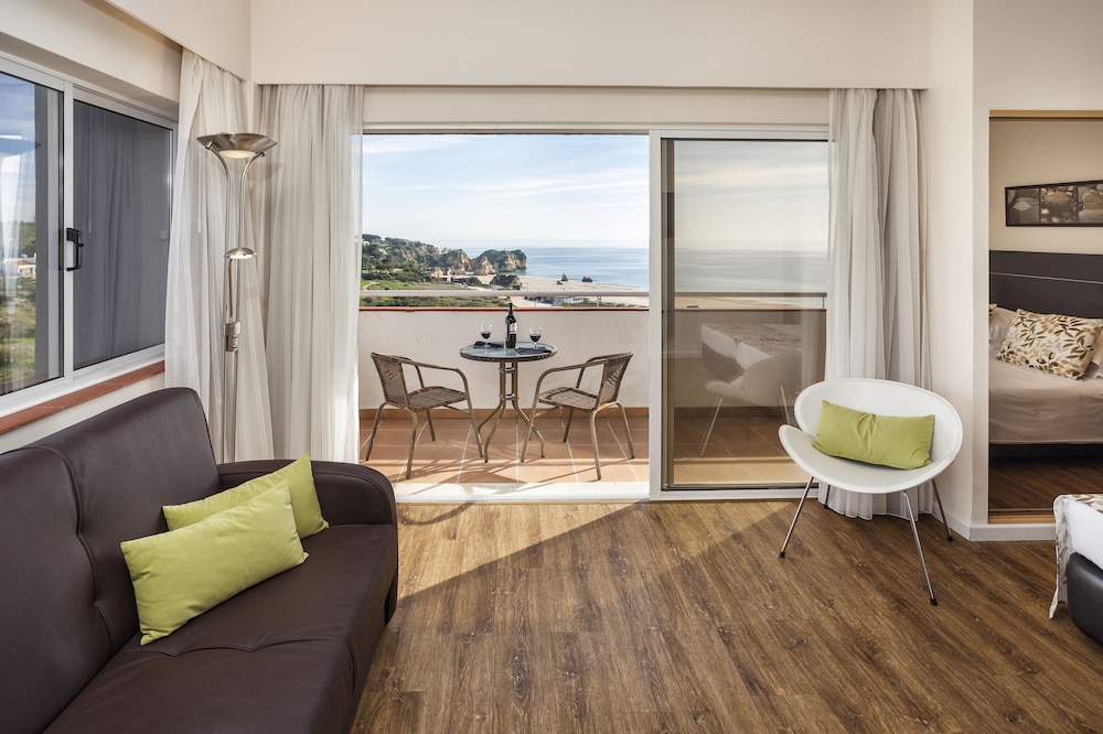 Studio, Sea View