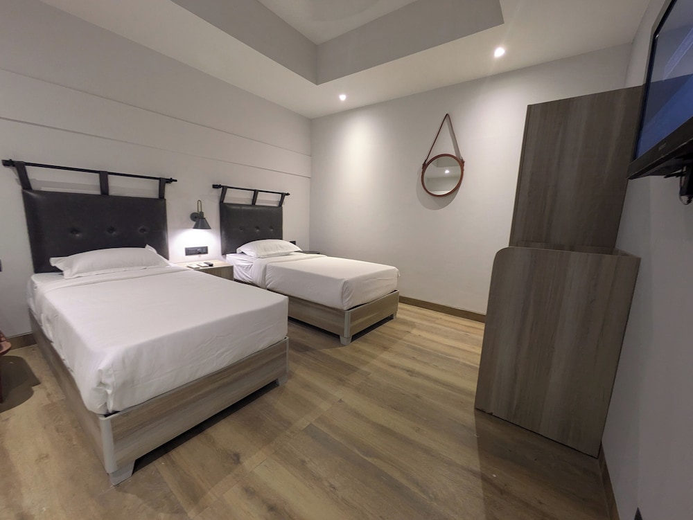 Superior Twin Room - Photo 1