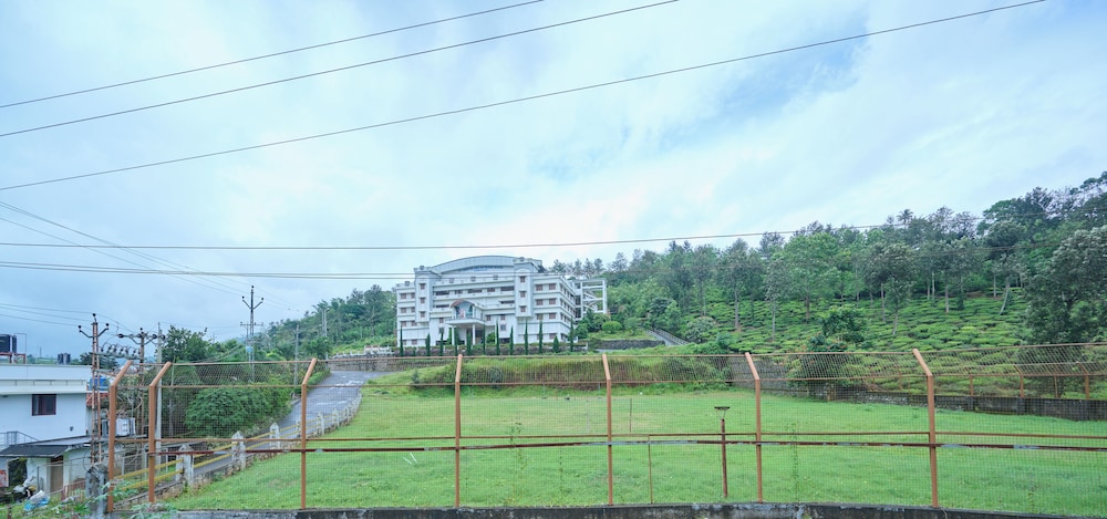 Deluxe Double Room, Balcony, Hill View photo 3