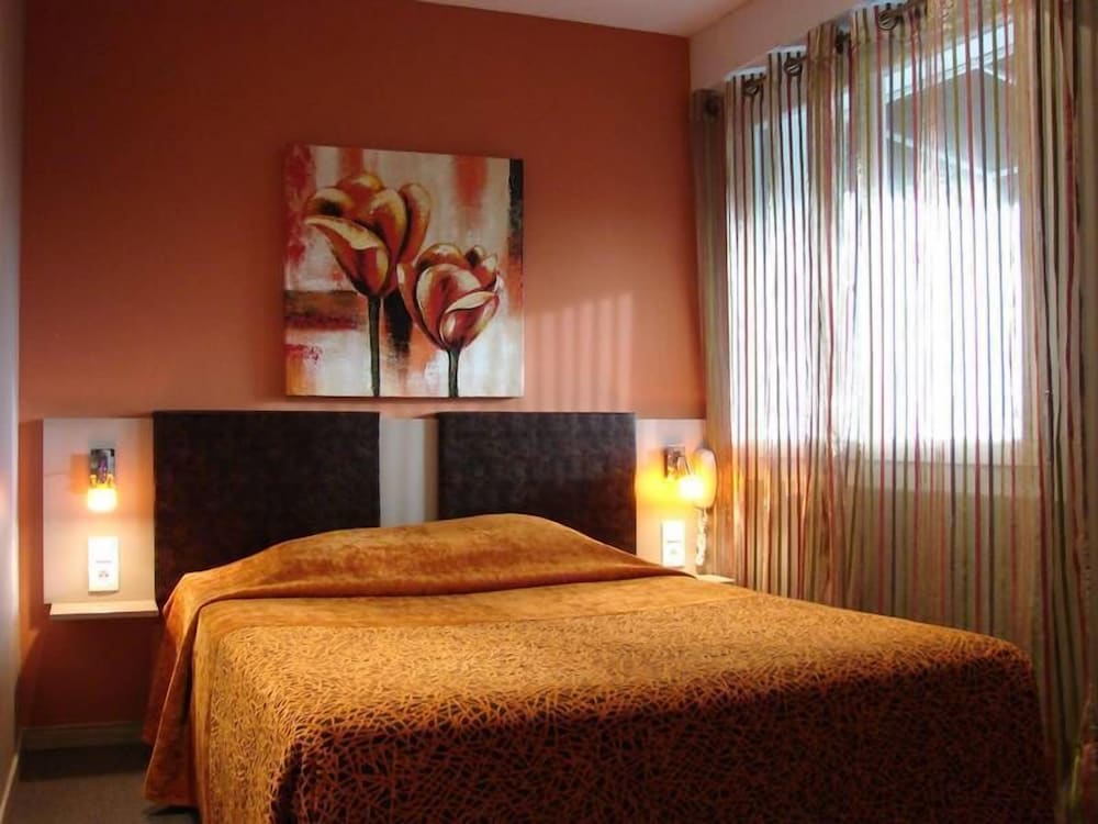 Double Room - Photo 6