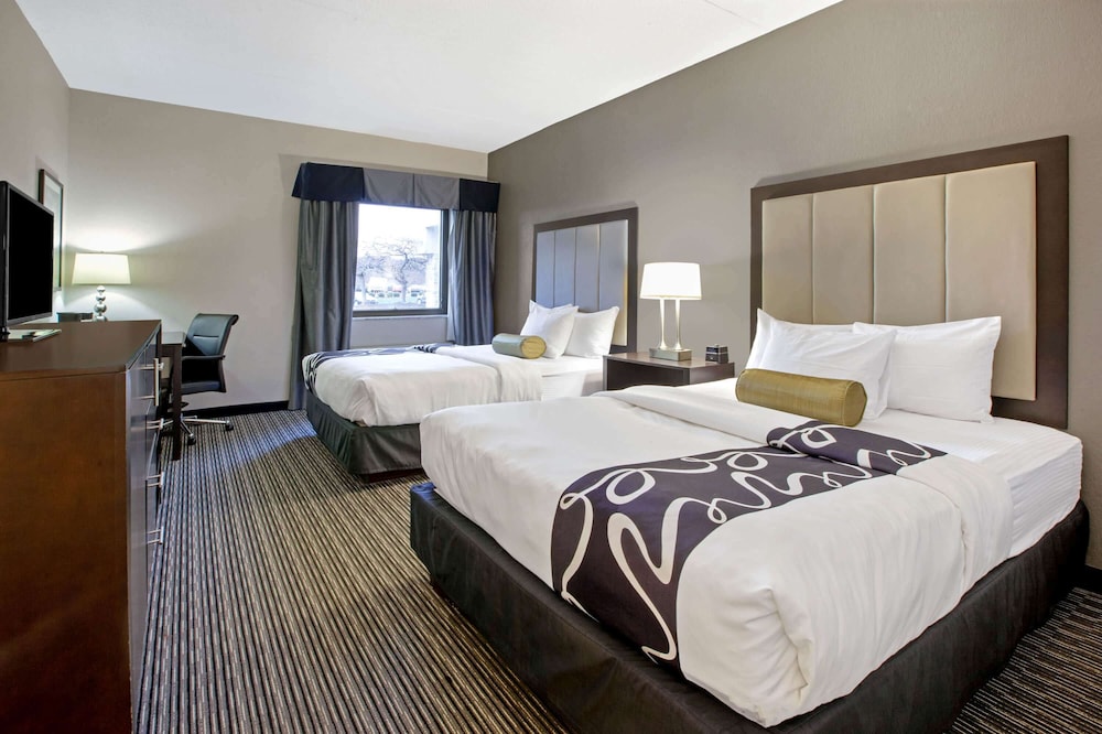 Room, 2 Queen Beds, Non Smoking - Photo 4