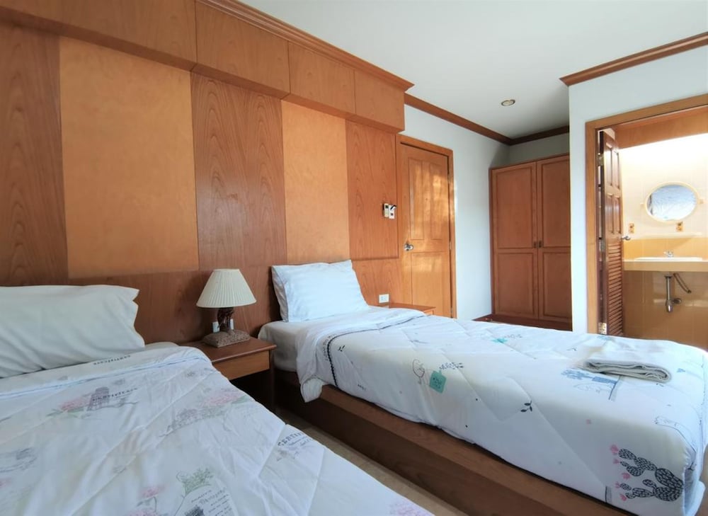 Deluxe Twin Room - Photo 7