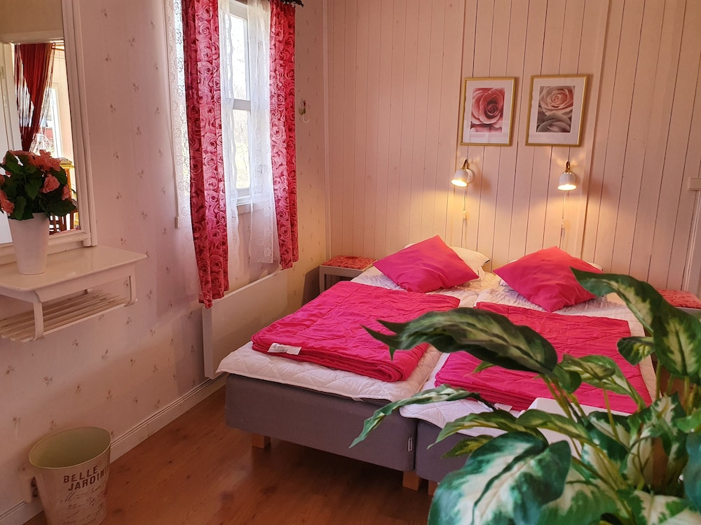 Standard Quadruple Room, Multiple Beds photo 3