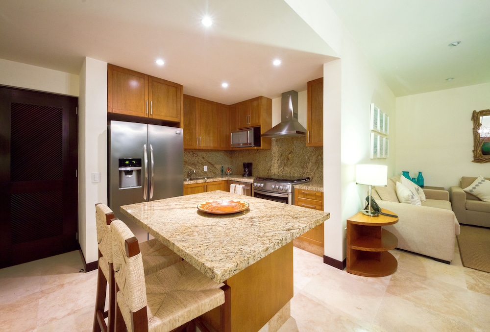 Master Suite Private Pool & Terrace photo 2