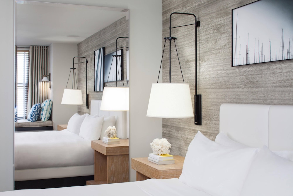 Deluxe Room, 1 King Bed, City View - Photo 4