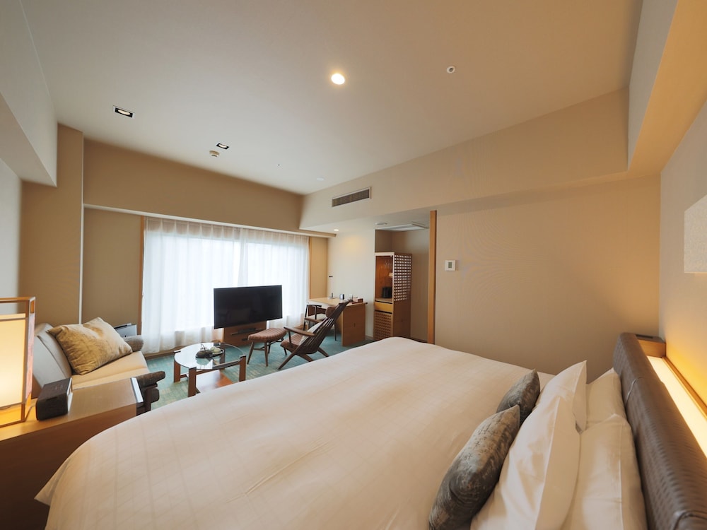 Premium Double 1 King Bed, Non Smoking, Jetted Tub (High Floor)