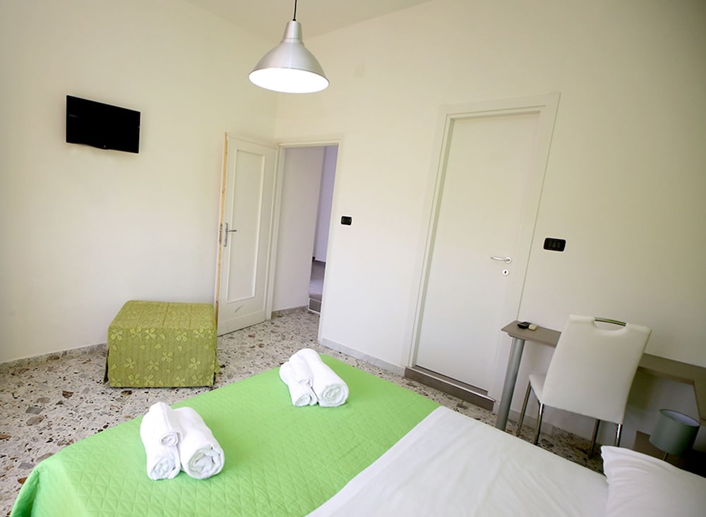 Classic Triple Room, Ocean View photo 2