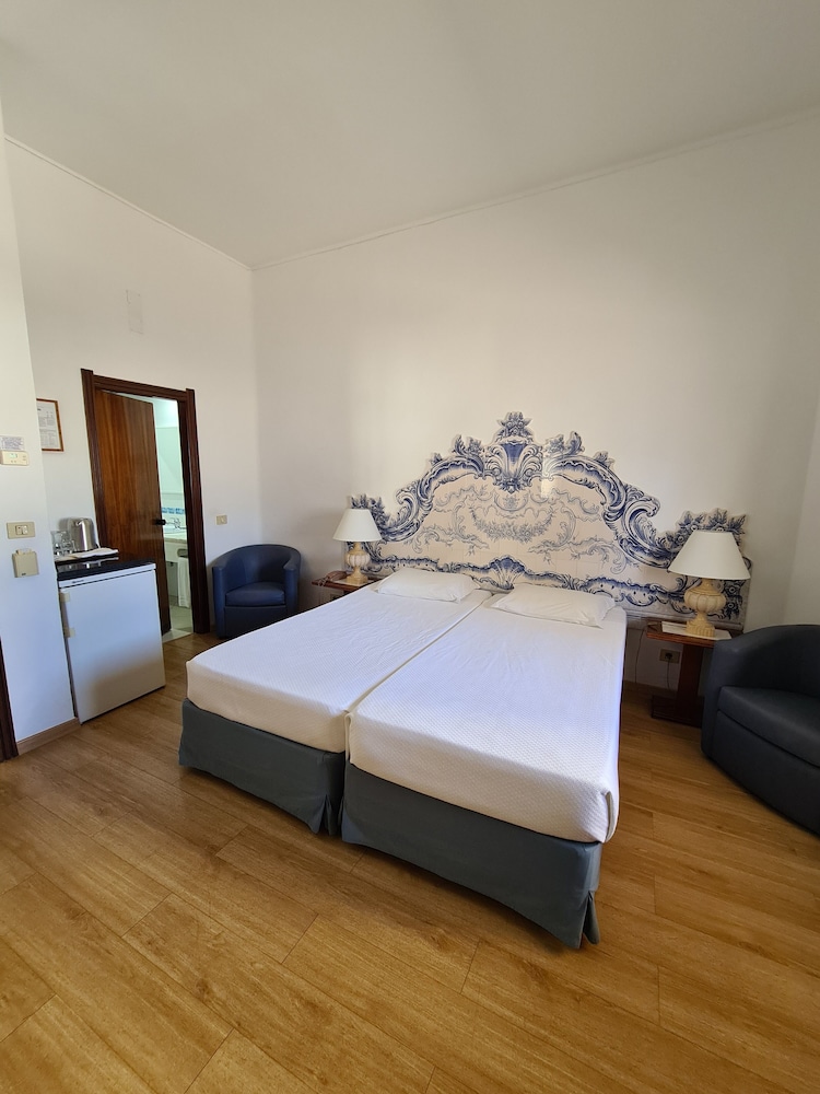 Twin Room photo 1