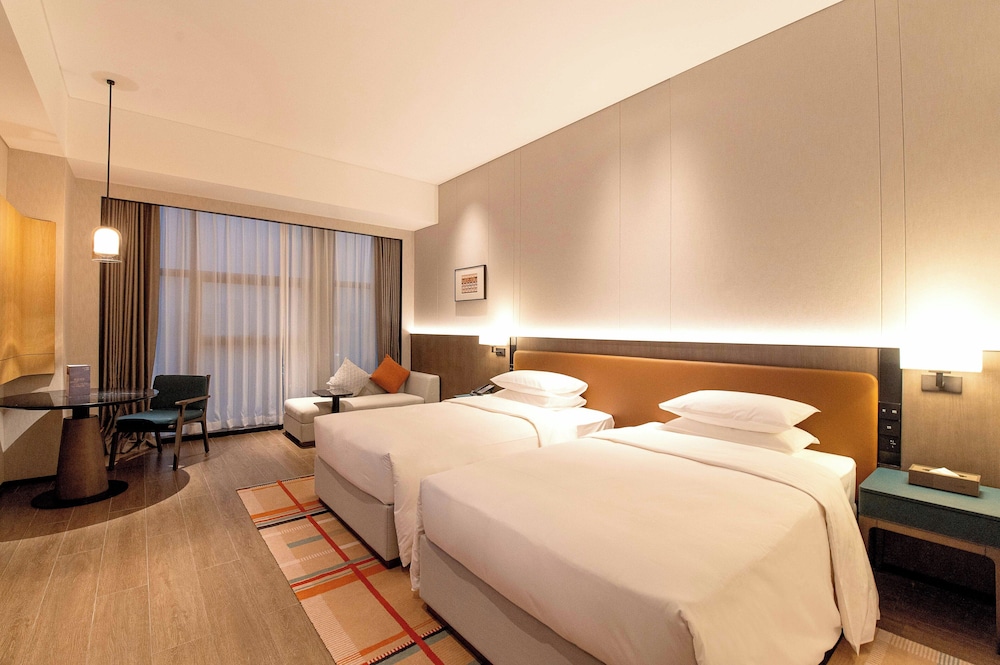 Room, 2 Twin Beds, City View photo 3