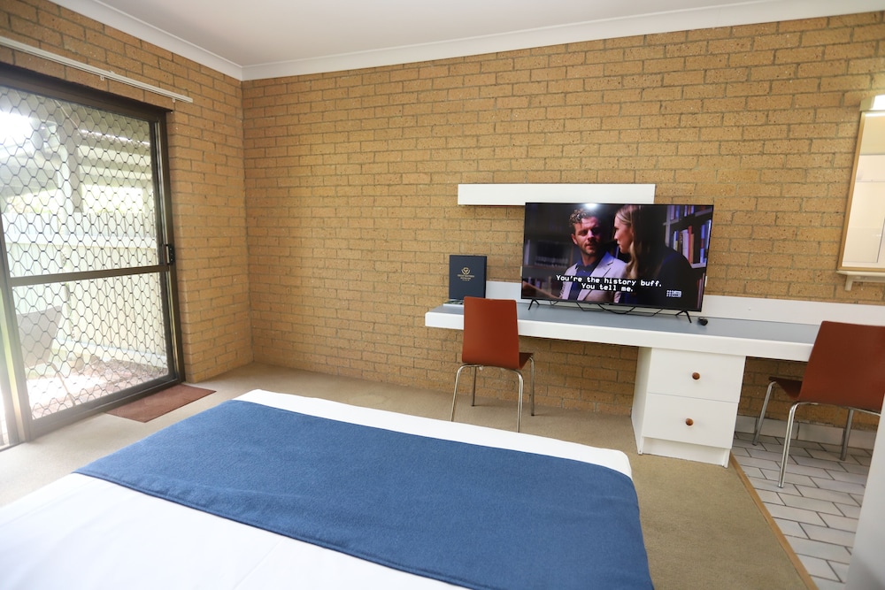 Executive Queen Room (No Pets)