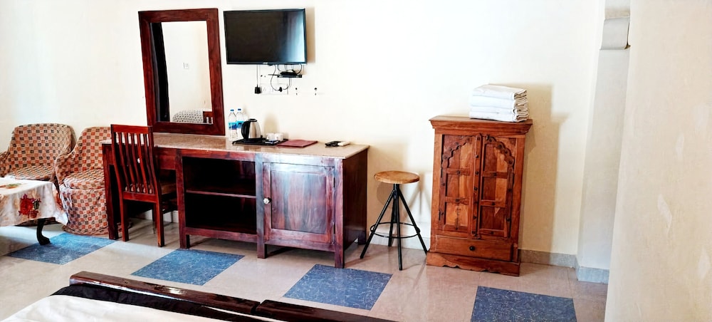Deluxe Cottage (with AC) photo 2