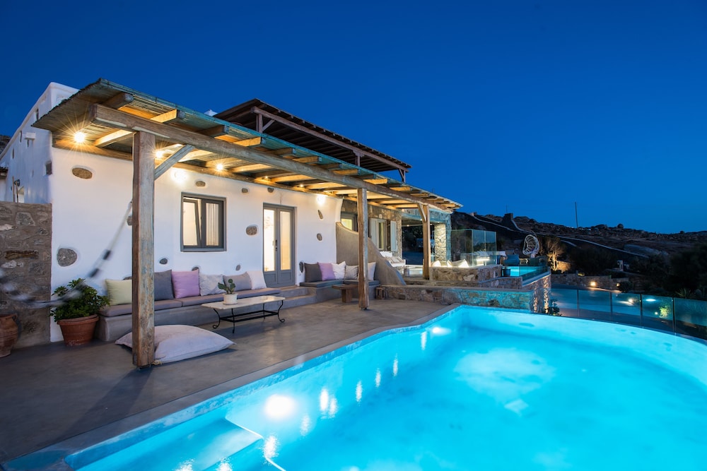 Deluxe Apartment, 2 Bedrooms, Private Pool, City View