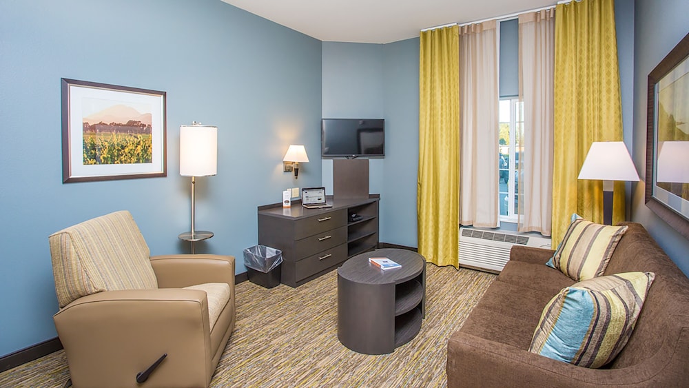 Suite, 1 Bedroom, Accessible (1 King, Mobility) photo 1