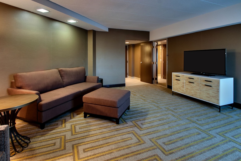 Suite, 2 Queen Beds, Air conditioning - Photo 4
