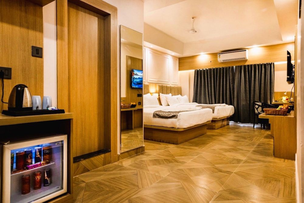 Premium Quadruple Room, City View