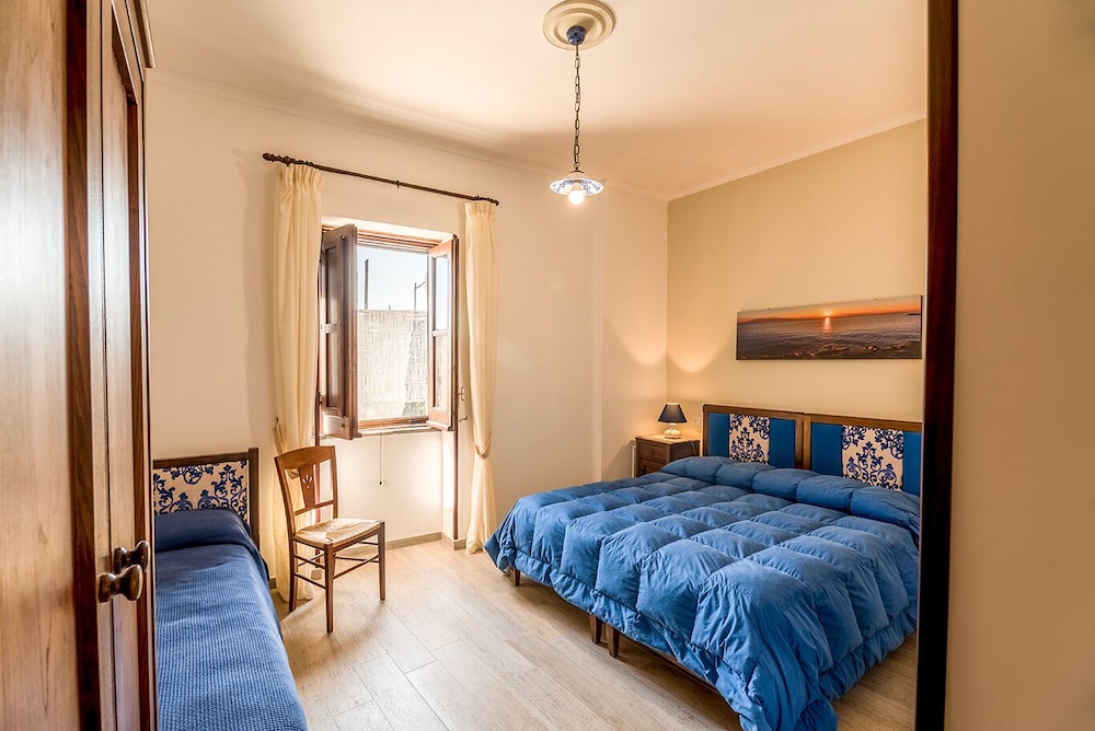 Triple Room, Garden View (Ortensia) photo 3