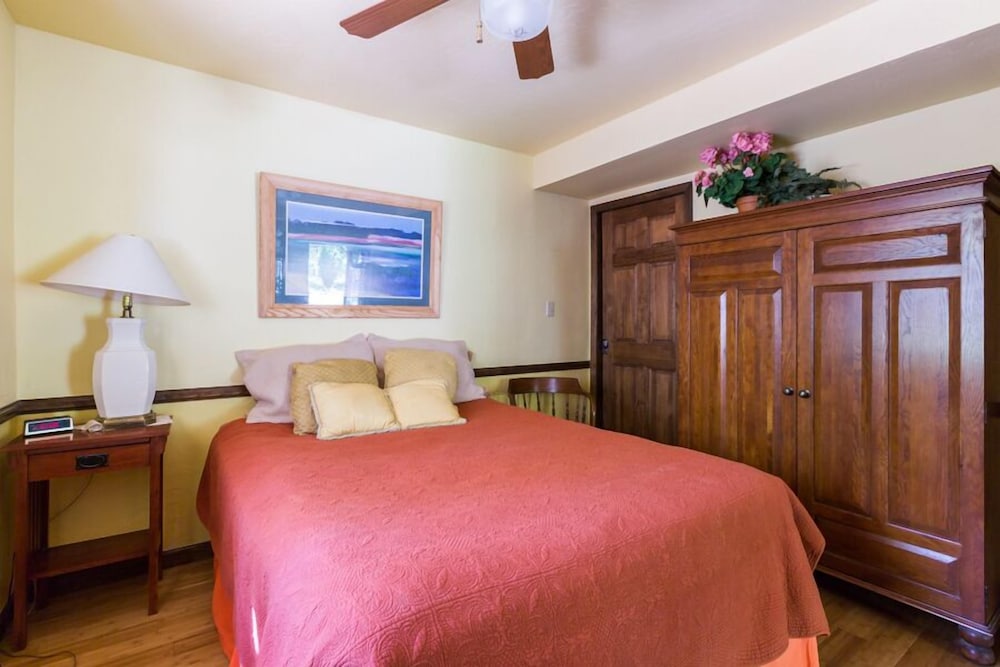 Suite (Hidden Treasure)