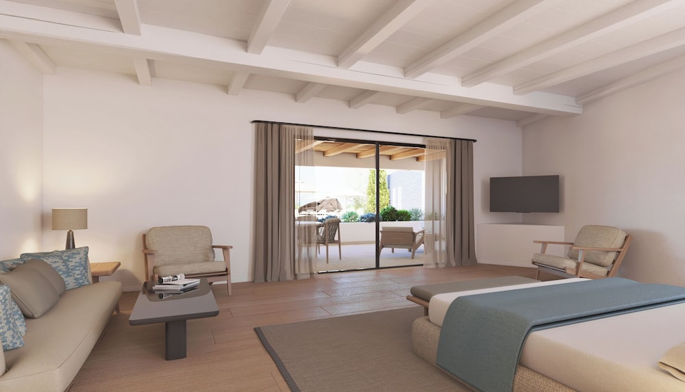 Master Pool-Front Suite