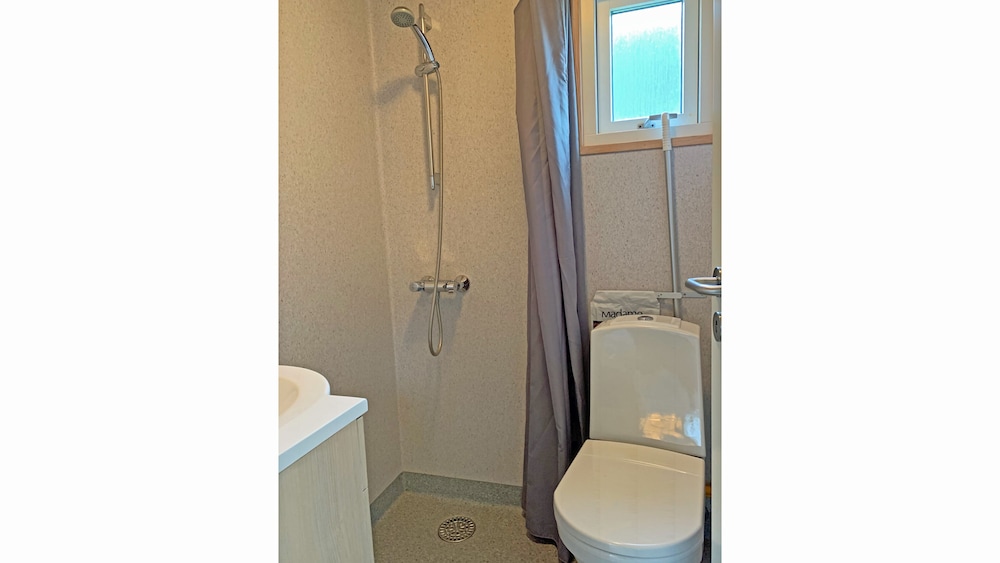 Standard Cabin, 2 Double Beds, Non Smoking thumbnail 6