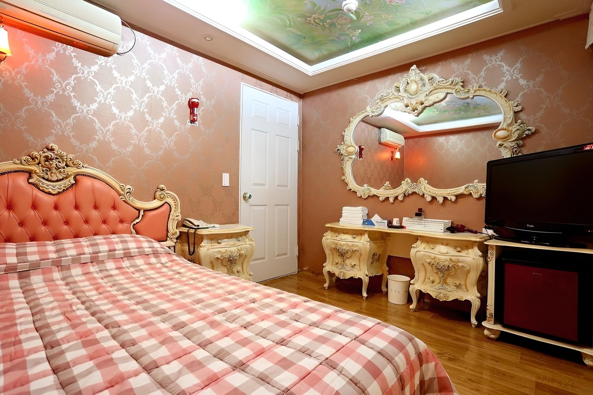 Room (Standard Room)