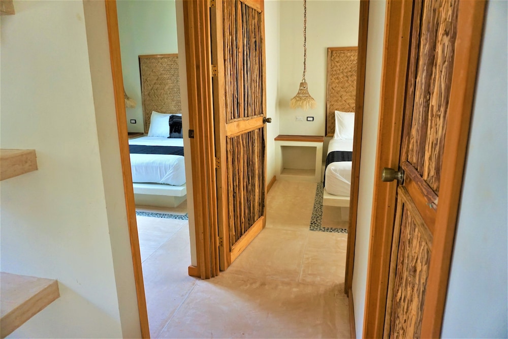 Luxury Villa - Photo 2