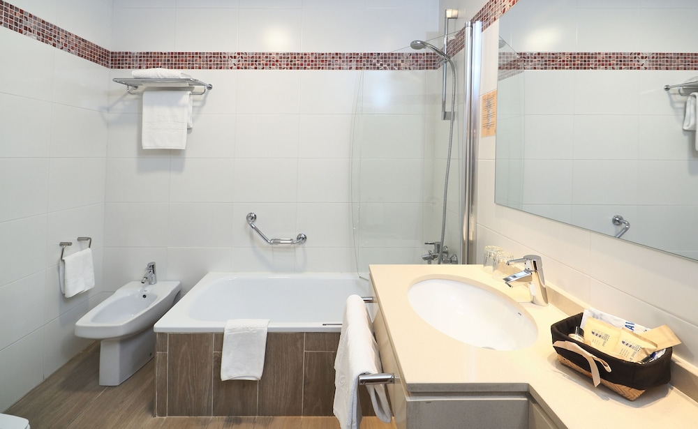 Superior Double Room, Balcony - Photo 5
